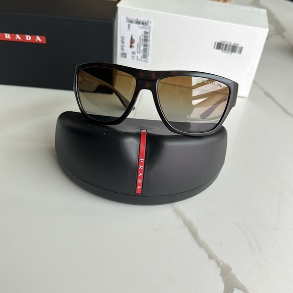 Prada Linea Rossa
59mm Square
Polarized Sunglasses